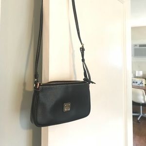 Dooney & Bourke Crossbody (leather)